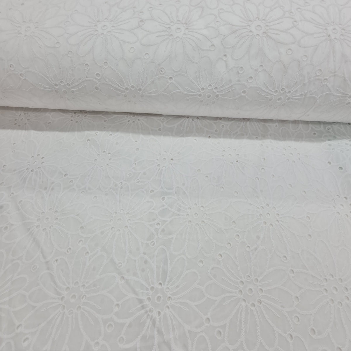 Anglaise- White Flower